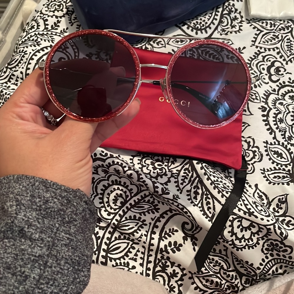 Gucci sunglasses - Picture 2 of 3